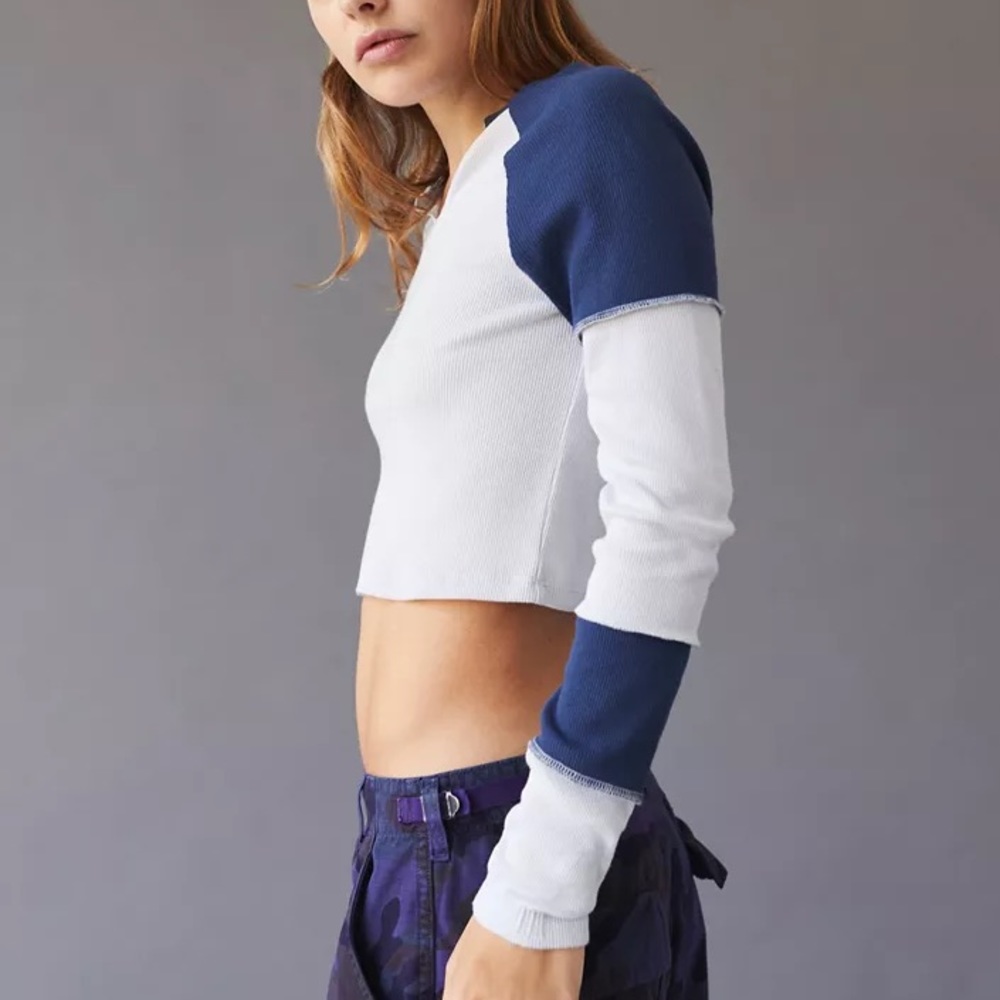 BDG Colour-block Split Tee - Picture 4 of 4